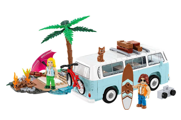 COBI-24617 Volkswagen T2a Kombi – The Bulli for summer vacations in miniature format